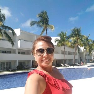 Meet your Posher, Rocio